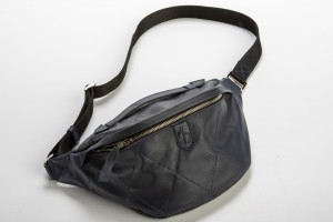 Belt bag in navy leather