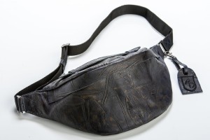 Belt bag in navy embossed leather