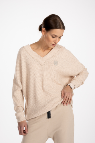 sweter beżowy krótki (1).png