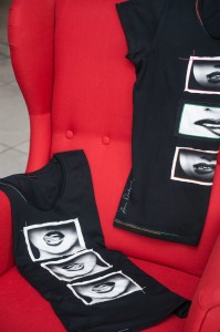 Black T-shirt "Love yourself" (1)