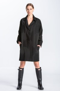 Classic coat in black