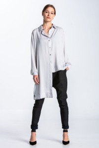 Long shirt in light grey